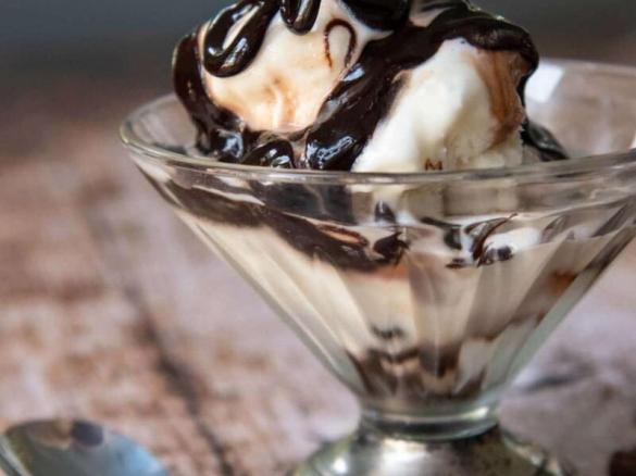 chocolate fudge sauce (without cooking chocolate!)