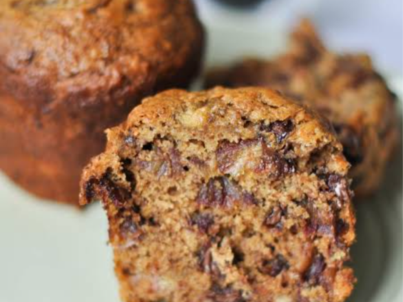 Variation Walnut, banana and date muffins