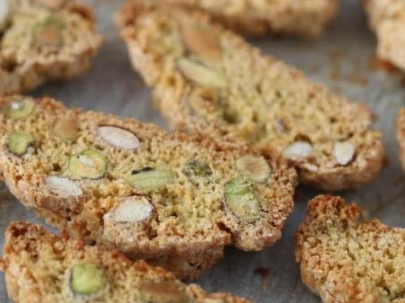 NONNA'S ALMOND BISCOTTI