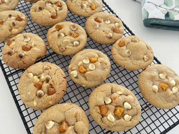White Chocolate And Mango Cookies