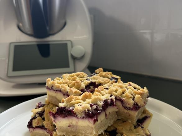 Berry & Custard Crumble Slice - Sara Elcock Inspired