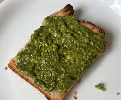 Mom's Favourite Pistachio and Parsley Pesto