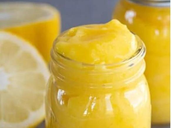 Hunters Thick Lemon Curd for filling cakes