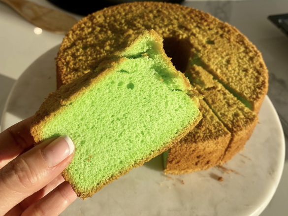 Fuss Free Pandan Chiffon Cake (no need to separate the egg)