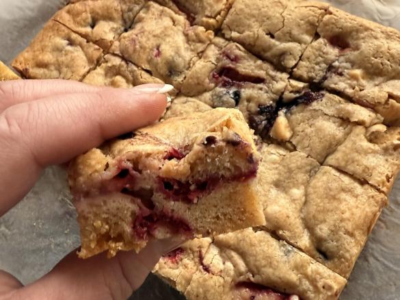 White Chocolate & Berry Brownie