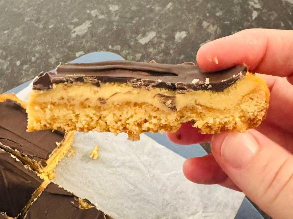 Low Carb Caramel Slice